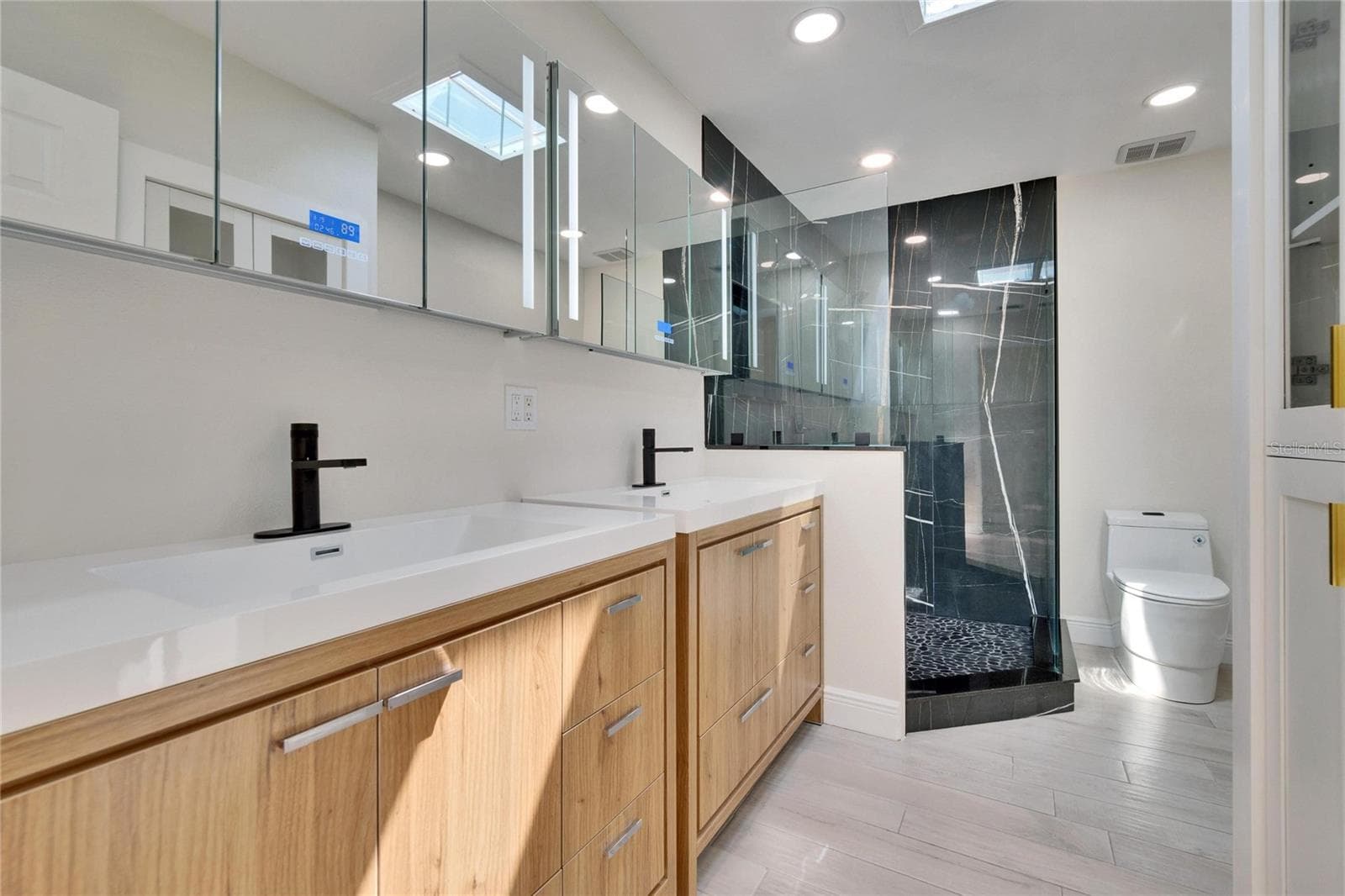 Primary Bathroom - 370 S WOODLANDS DR, OLDSMAR
