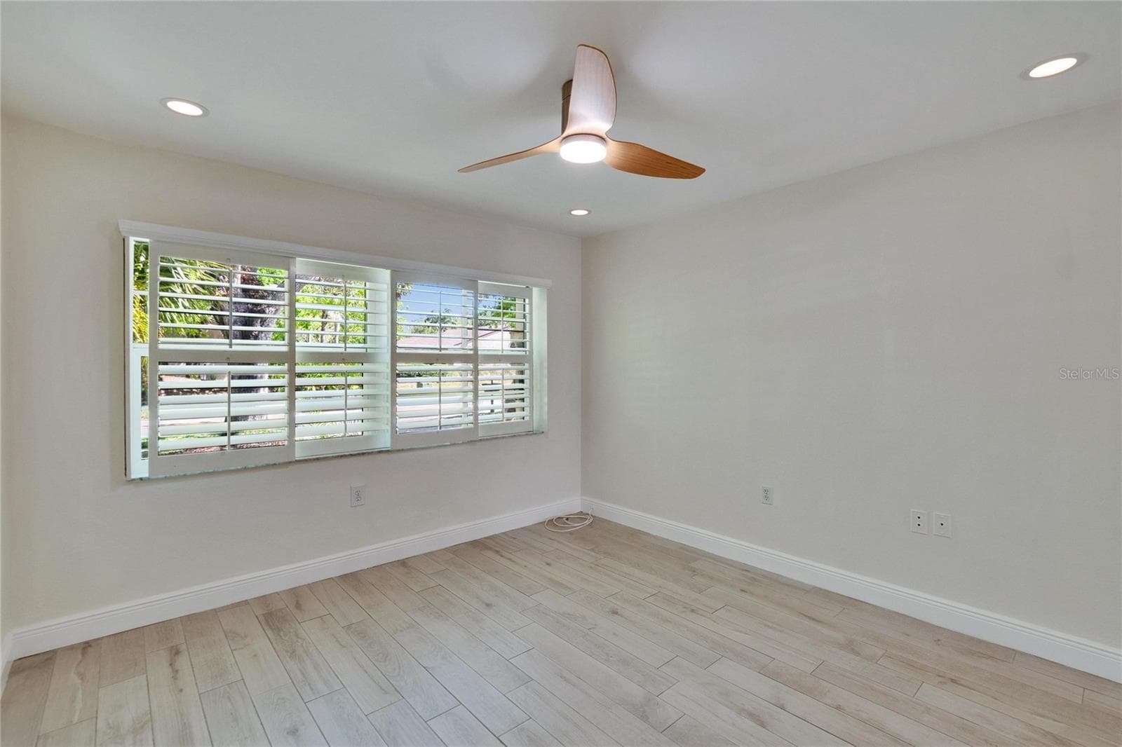 Guest Bedroom - 370 S WOODLANDS DR, OLDSMAR