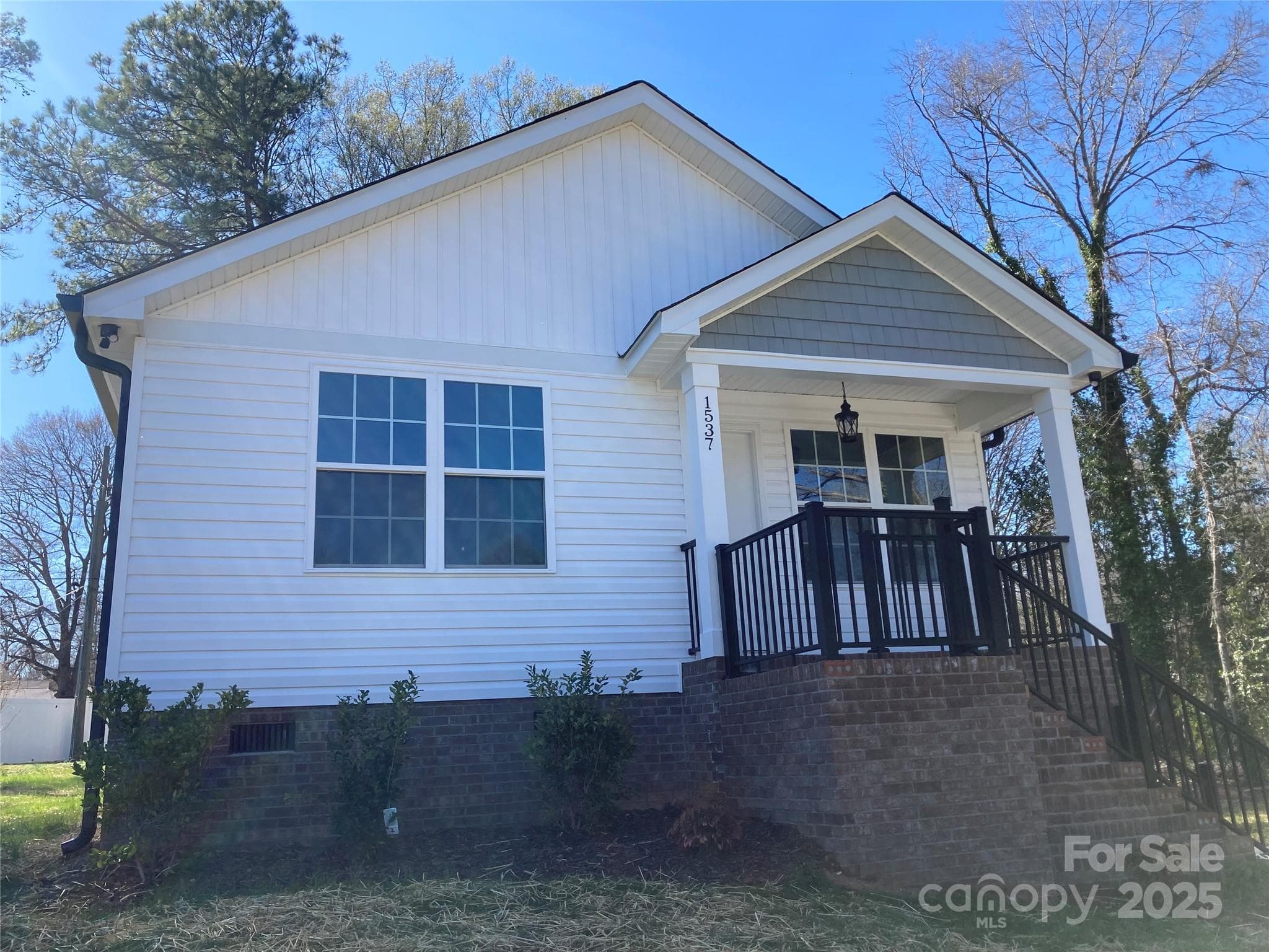 1537 POSTON Circle