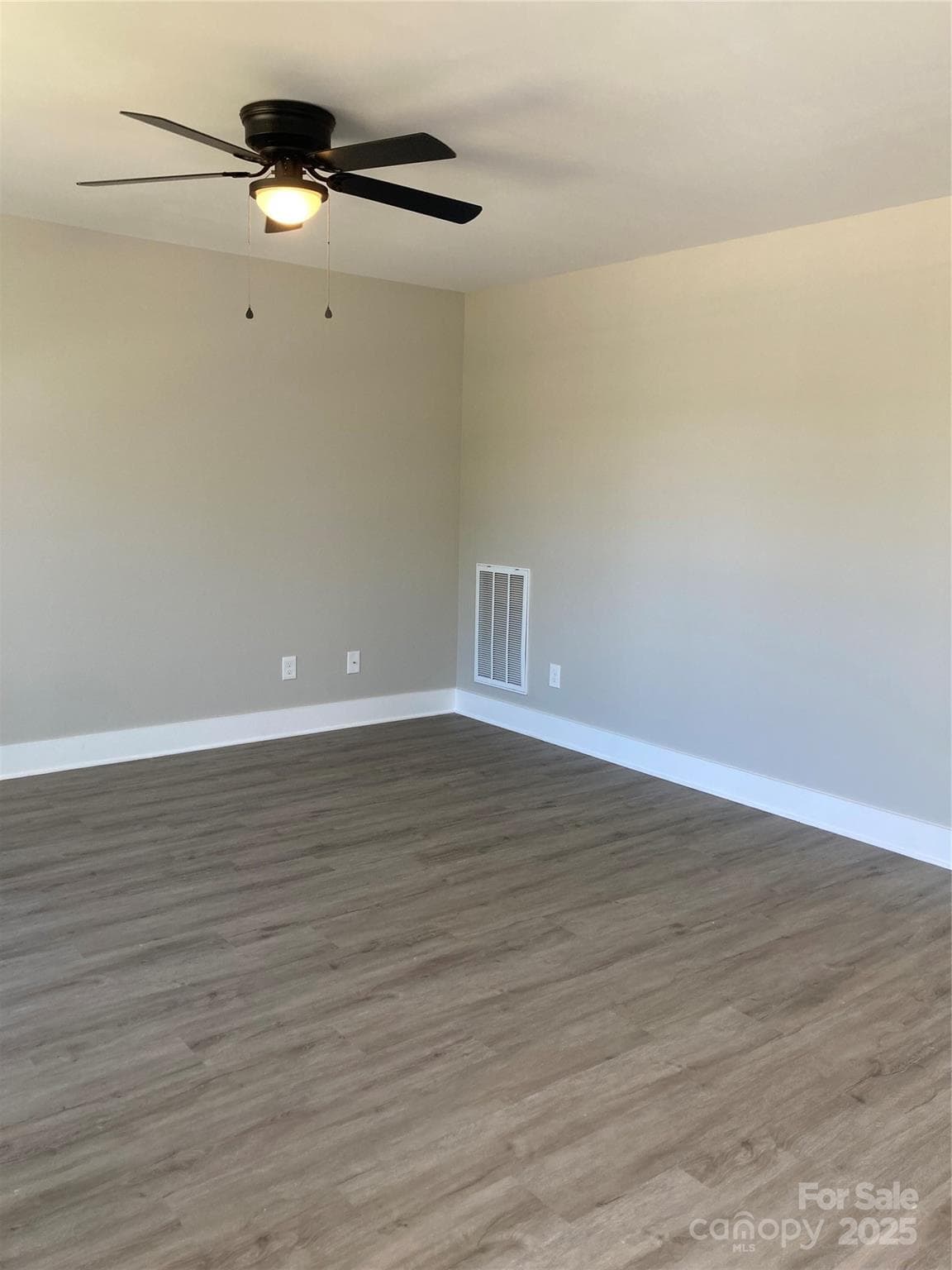 Single Family Residence at 1537 POSTON Circle, Gastonia, photo 3 of 21