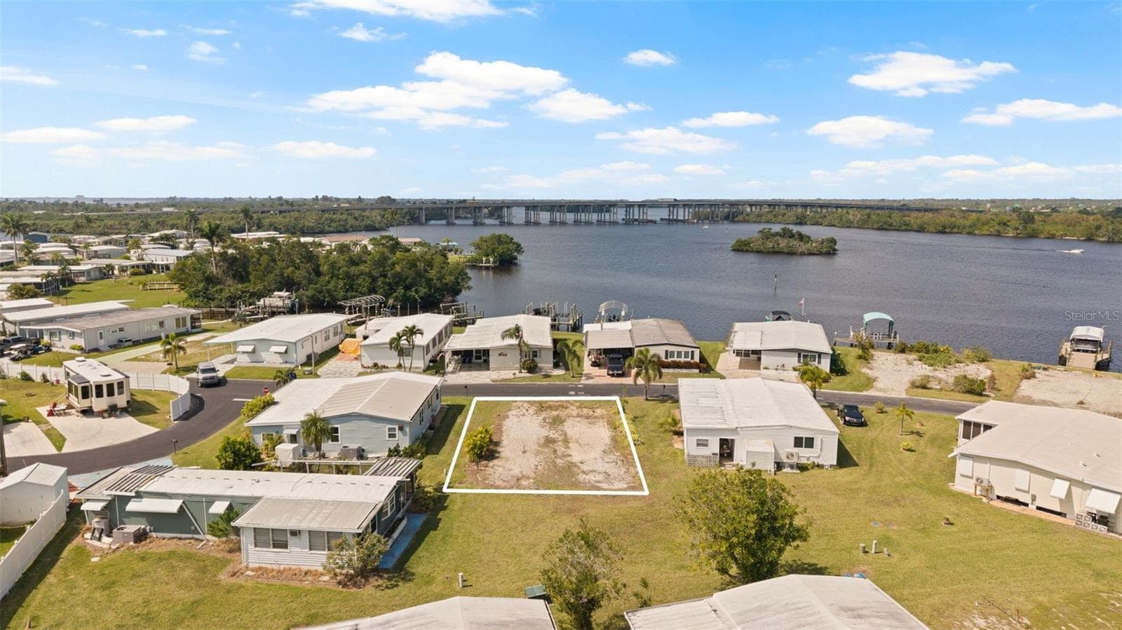 362 SHORELAND DR