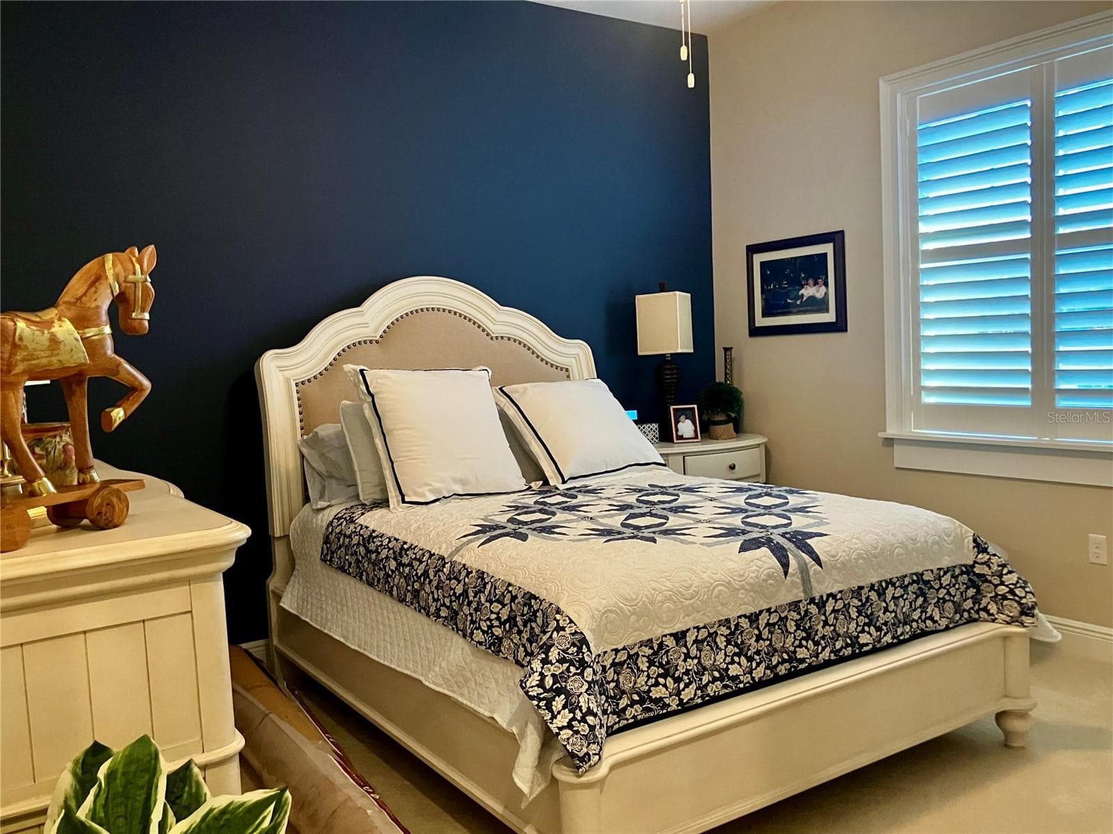 Bedroom 2 with en suite bath - 3709 GALLAGHER RD, PLANT CITY