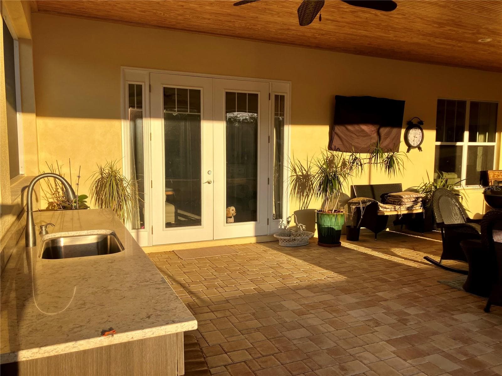 Wet bar, french doors into primary bedroom - 3709 GALLAGHER RD, PLANT CITY