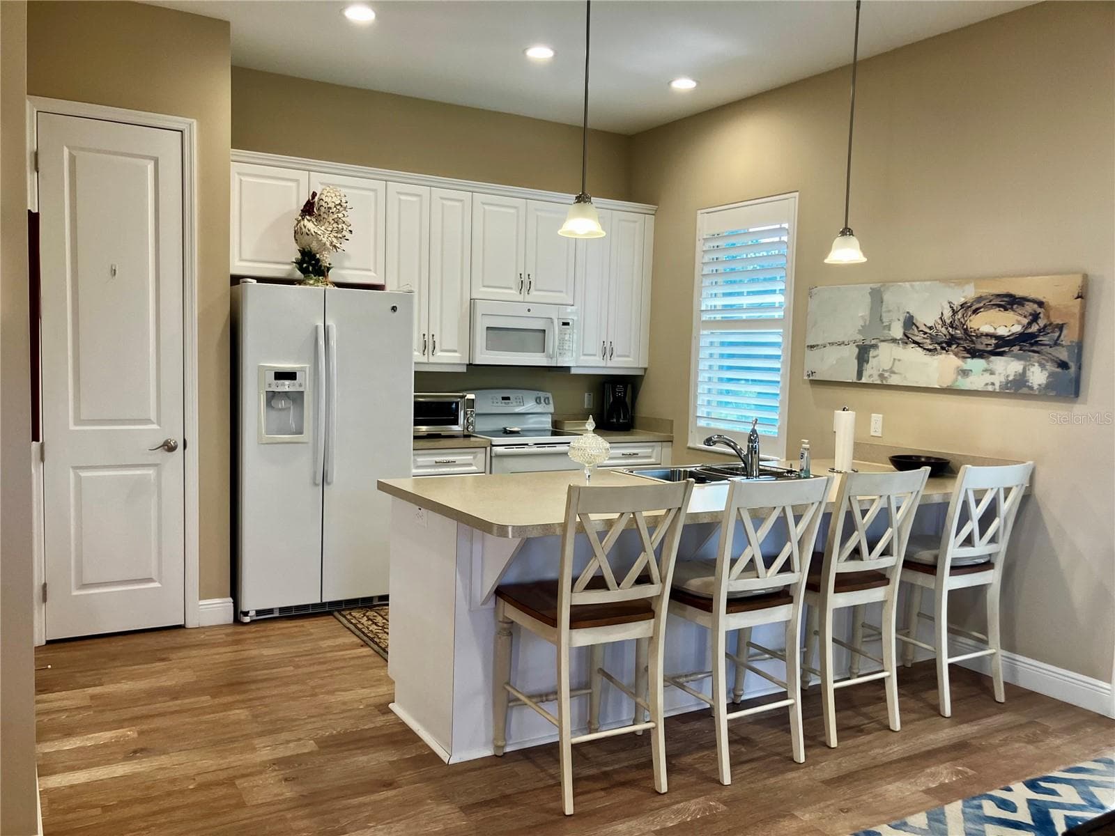Cottage kitchen - 3709 GALLAGHER RD, PLANT CITY