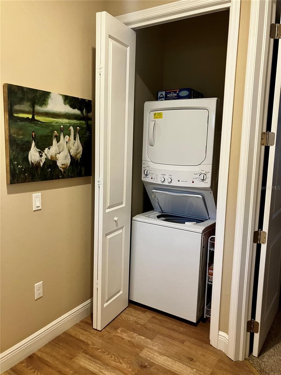 Cottage stackable washer/dryer - 3709 GALLAGHER RD, PLANT CITY