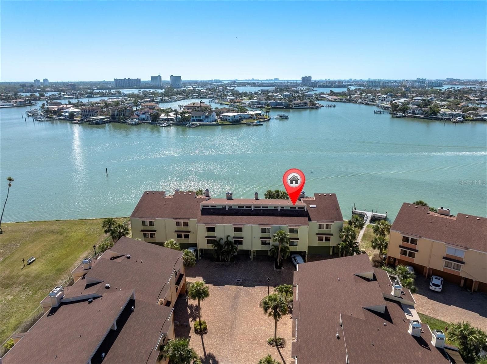 Townhouse at 553 HAVEN POINT DR, TREASURE ISLAND, photo 3 of 42