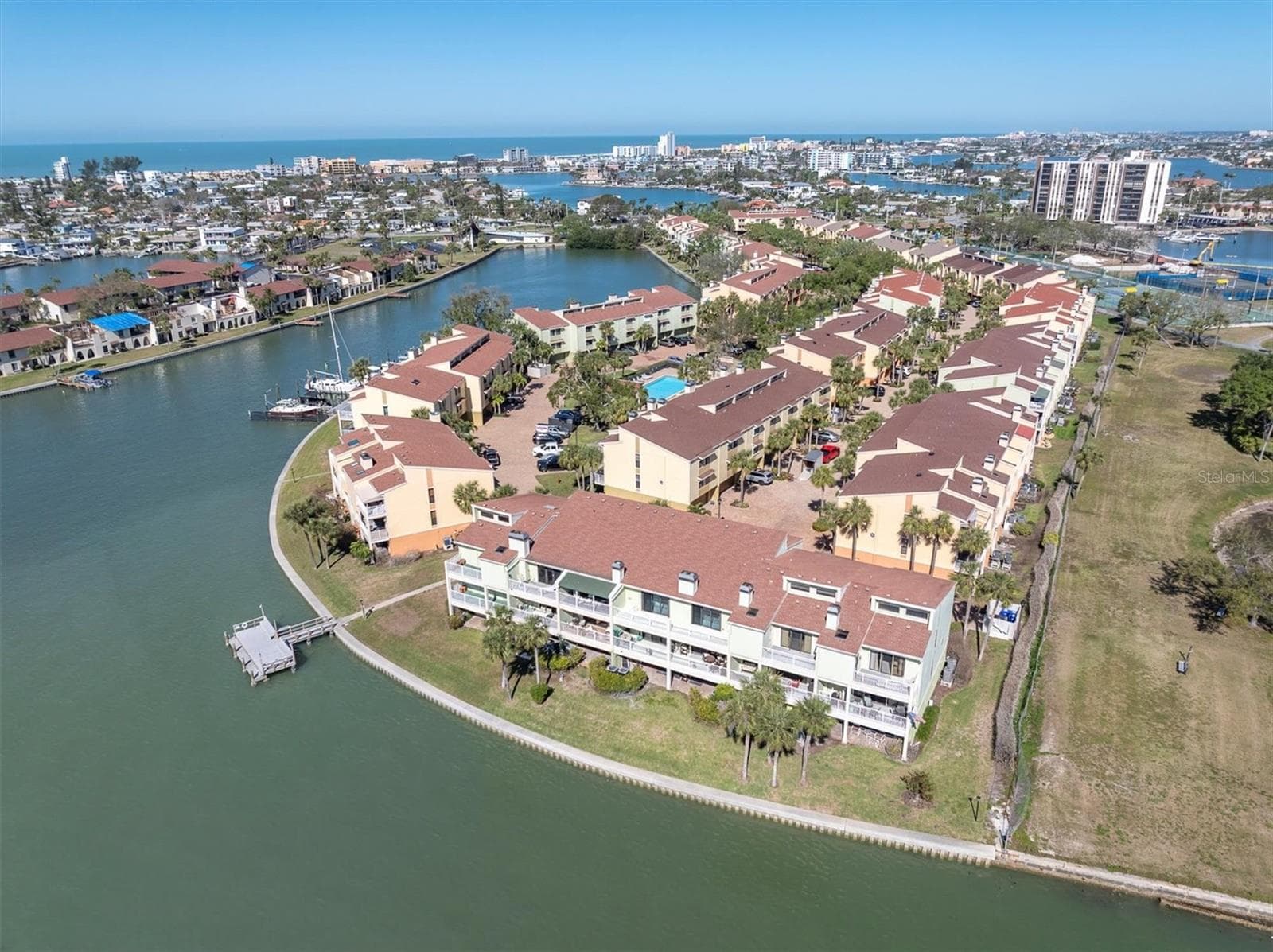 Townhouse at 553 HAVEN POINT DR, TREASURE ISLAND, photo 4 of 42