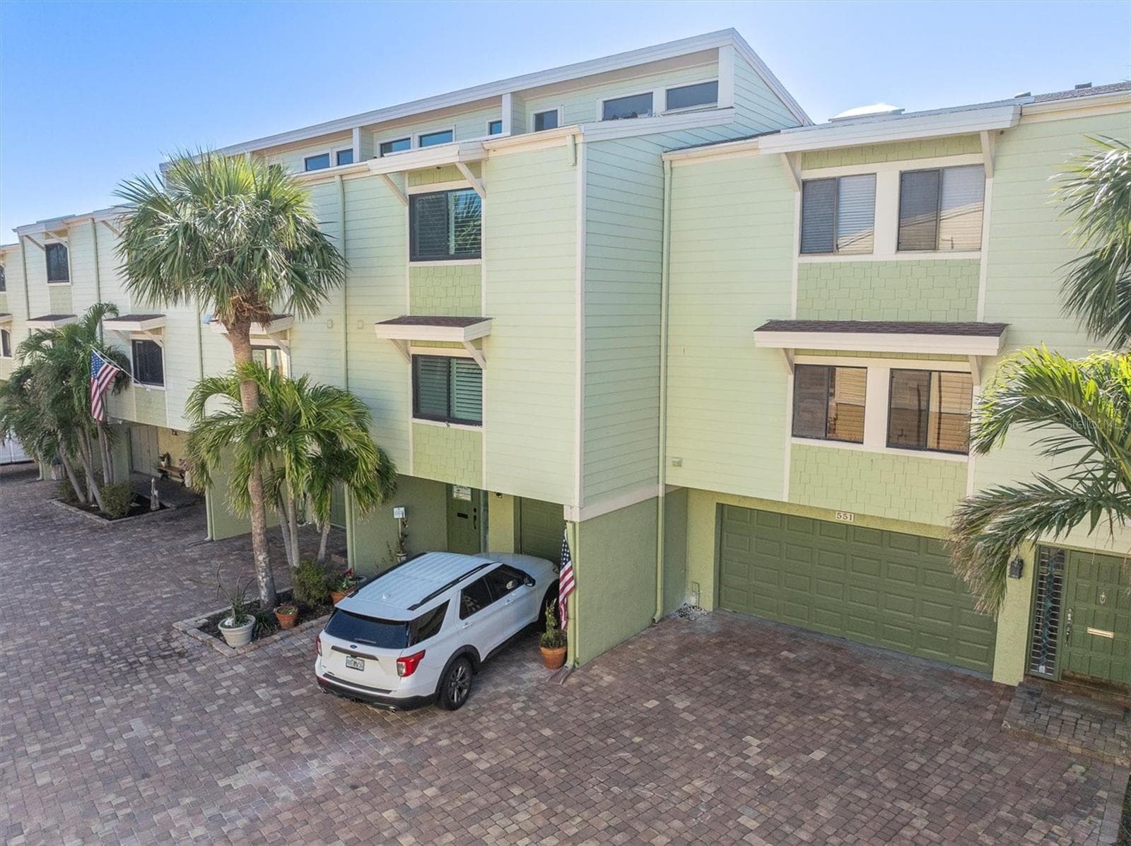 Townhouse at 553 HAVEN POINT DR, TREASURE ISLAND, photo 6 of 42