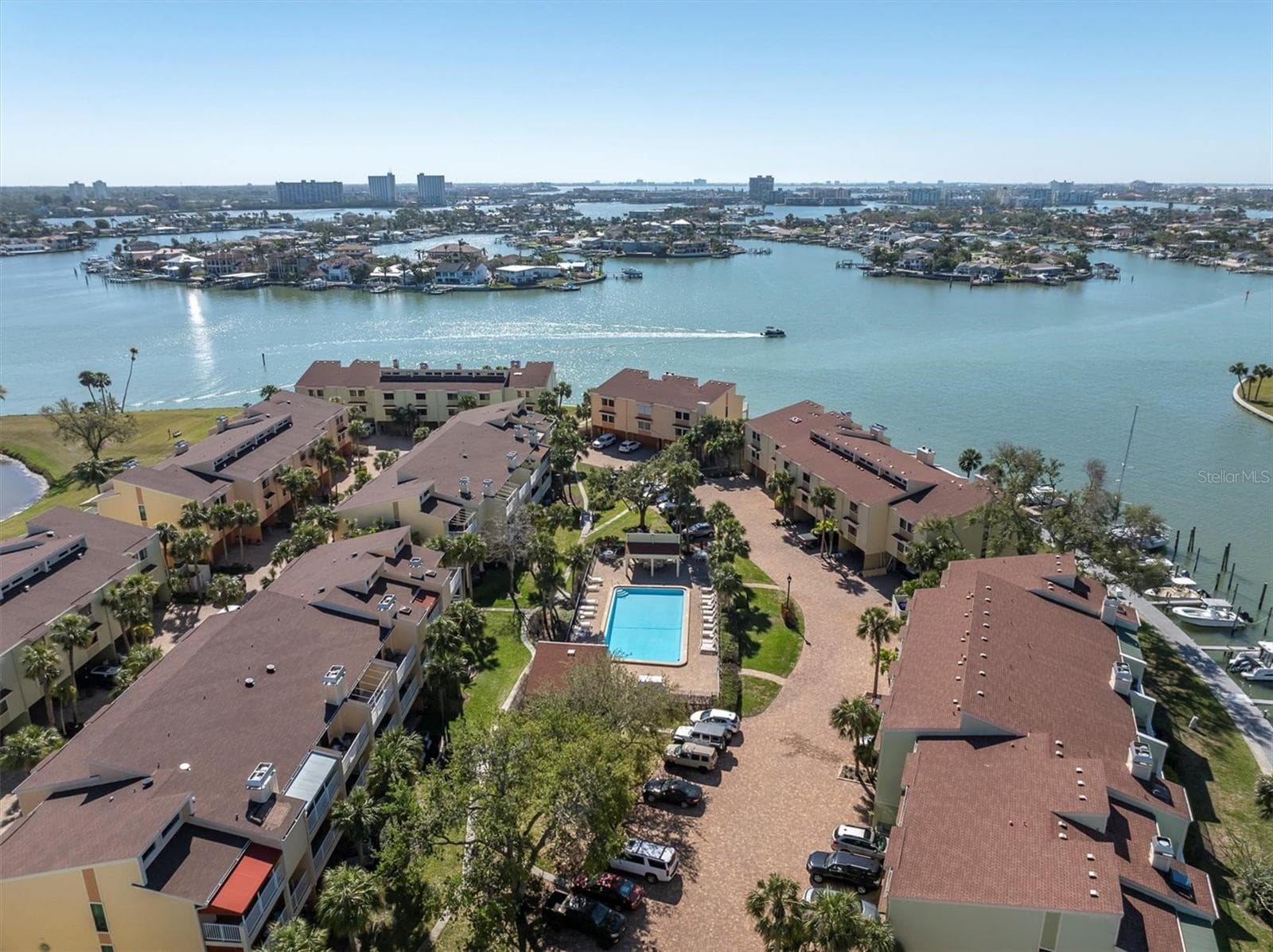 Townhouse at 553 HAVEN POINT DR, TREASURE ISLAND, photo 37 of 42