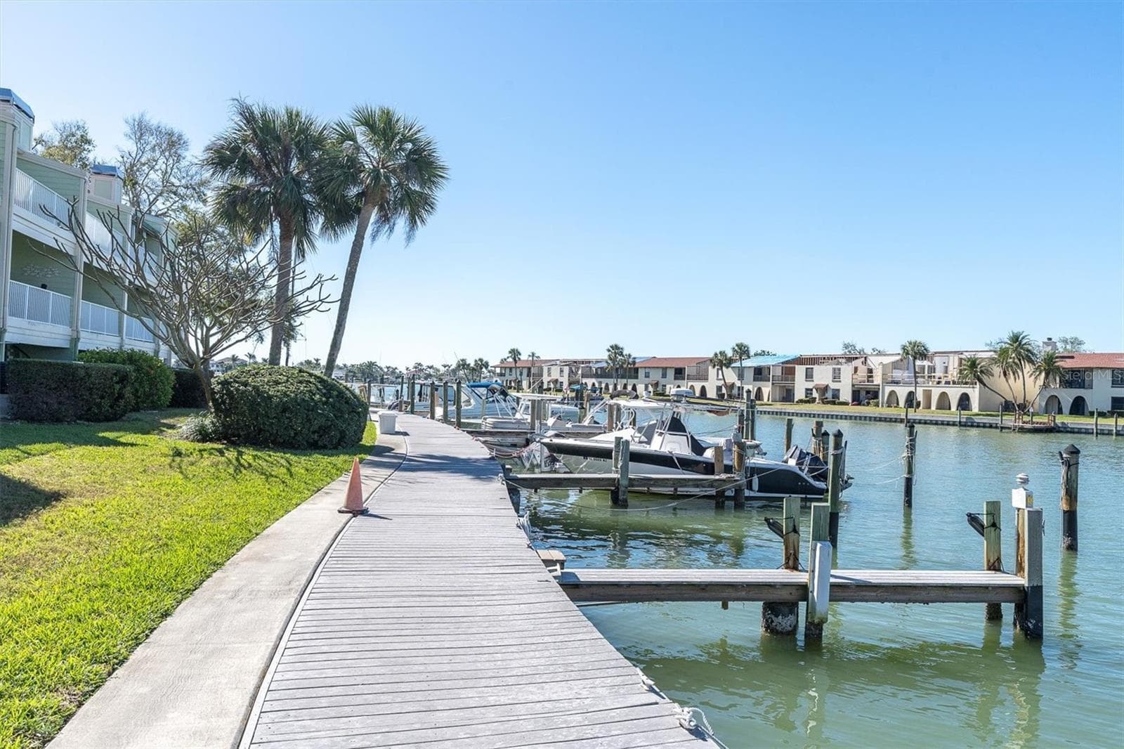 Townhouse at 553 HAVEN POINT DR, TREASURE ISLAND, photo 40 of 42