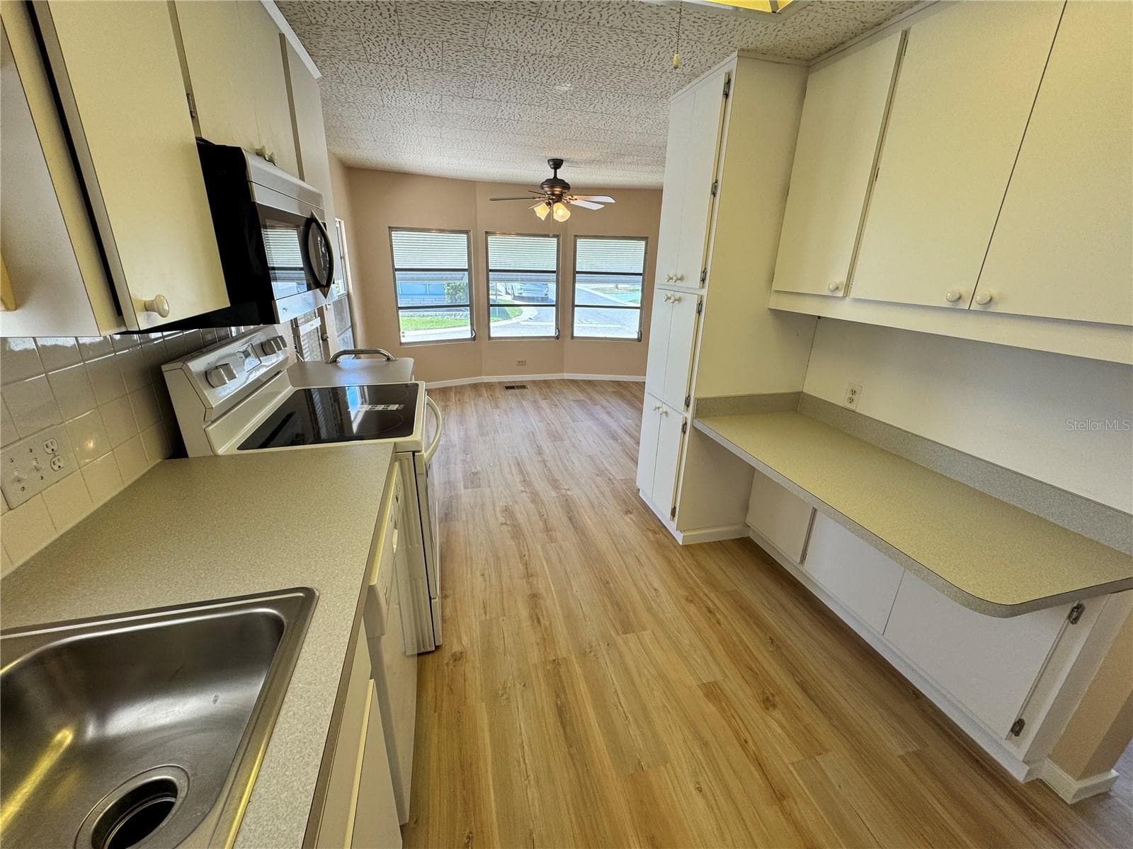 Kitchen - 2331 BELLEAIR RD #Lot 237, CLEARWATER