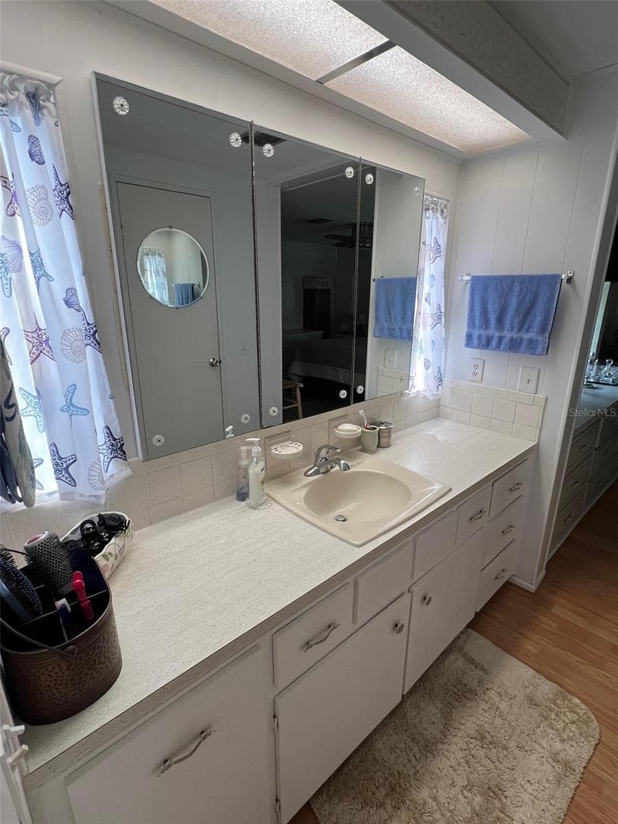 Manufactured Home at 709 SUGAR PALM ST, LARGO, photo 25 of 34