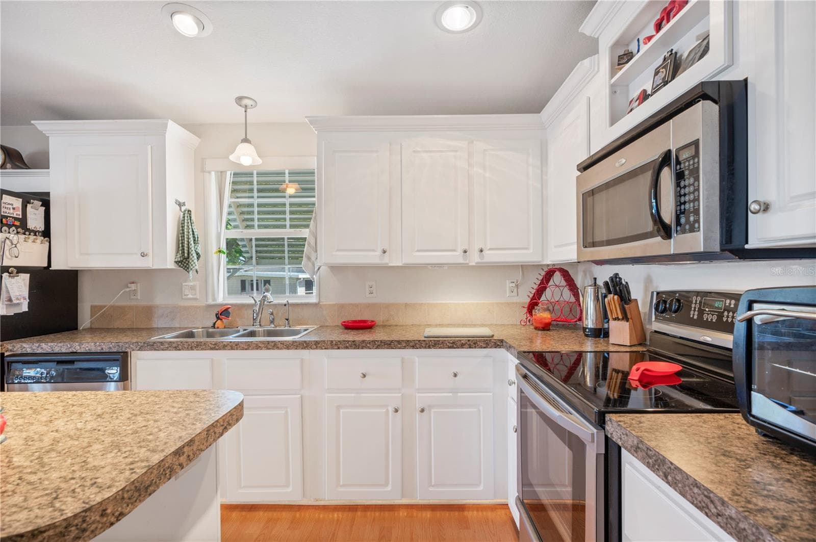 Large Kitchen, plenty of storage - 38 QUEEN OF WATERS ST, LAKE WALES