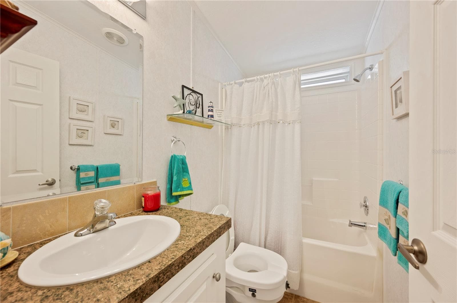 Guest Bath - 38 QUEEN OF WATERS ST, LAKE WALES