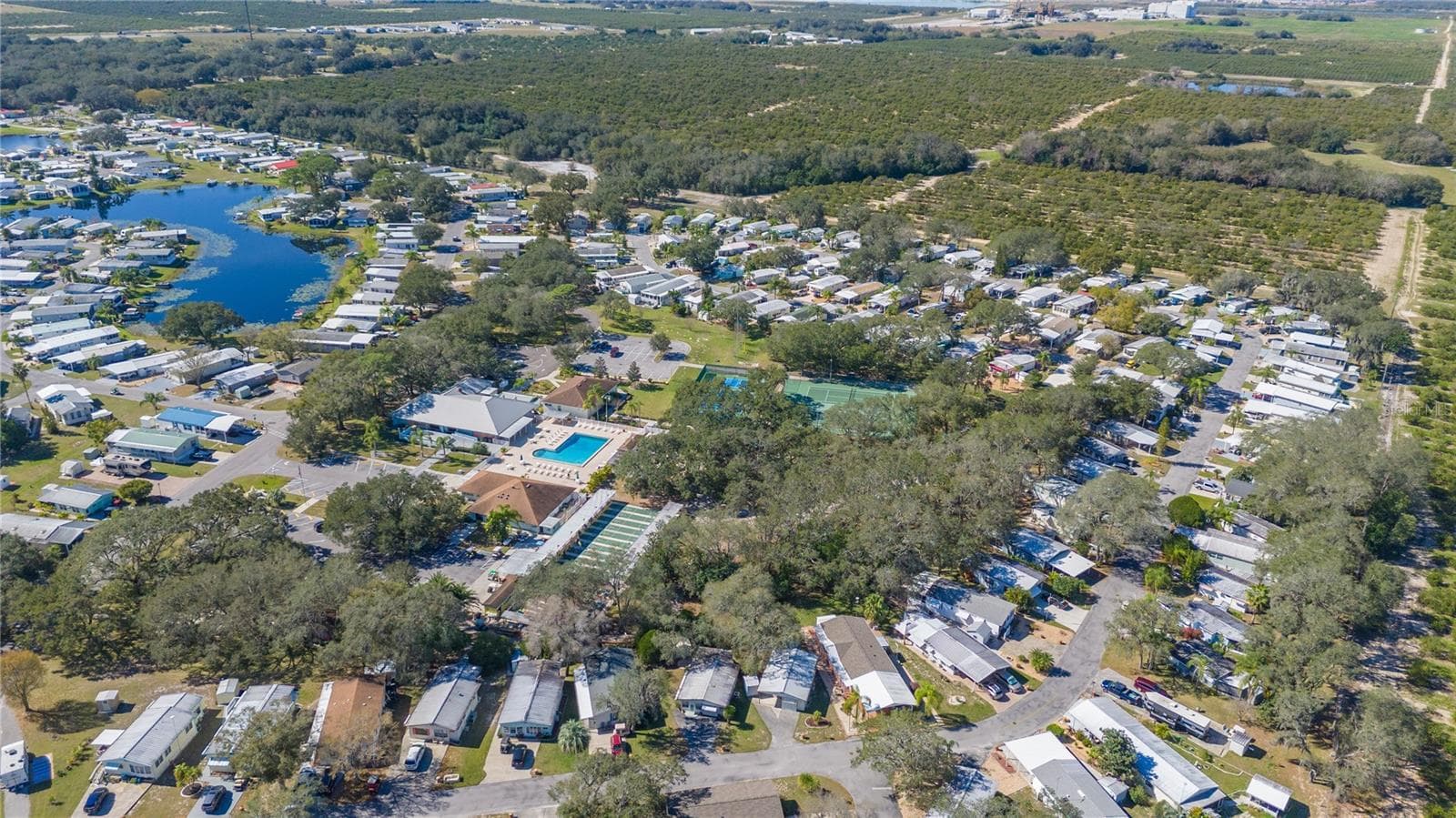 Community Amenity Center - includes a pool, shuffle board, tennis, spa, billiards and more!!! - 38 QUEEN OF WATERS ST, LAKE WALES