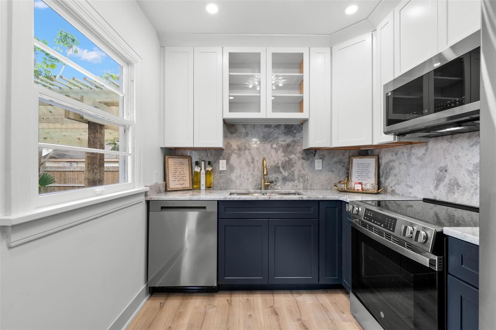 Single Family Residence at 4536 1ST AVE N, ST PETERSBURG, photo 12 of 31