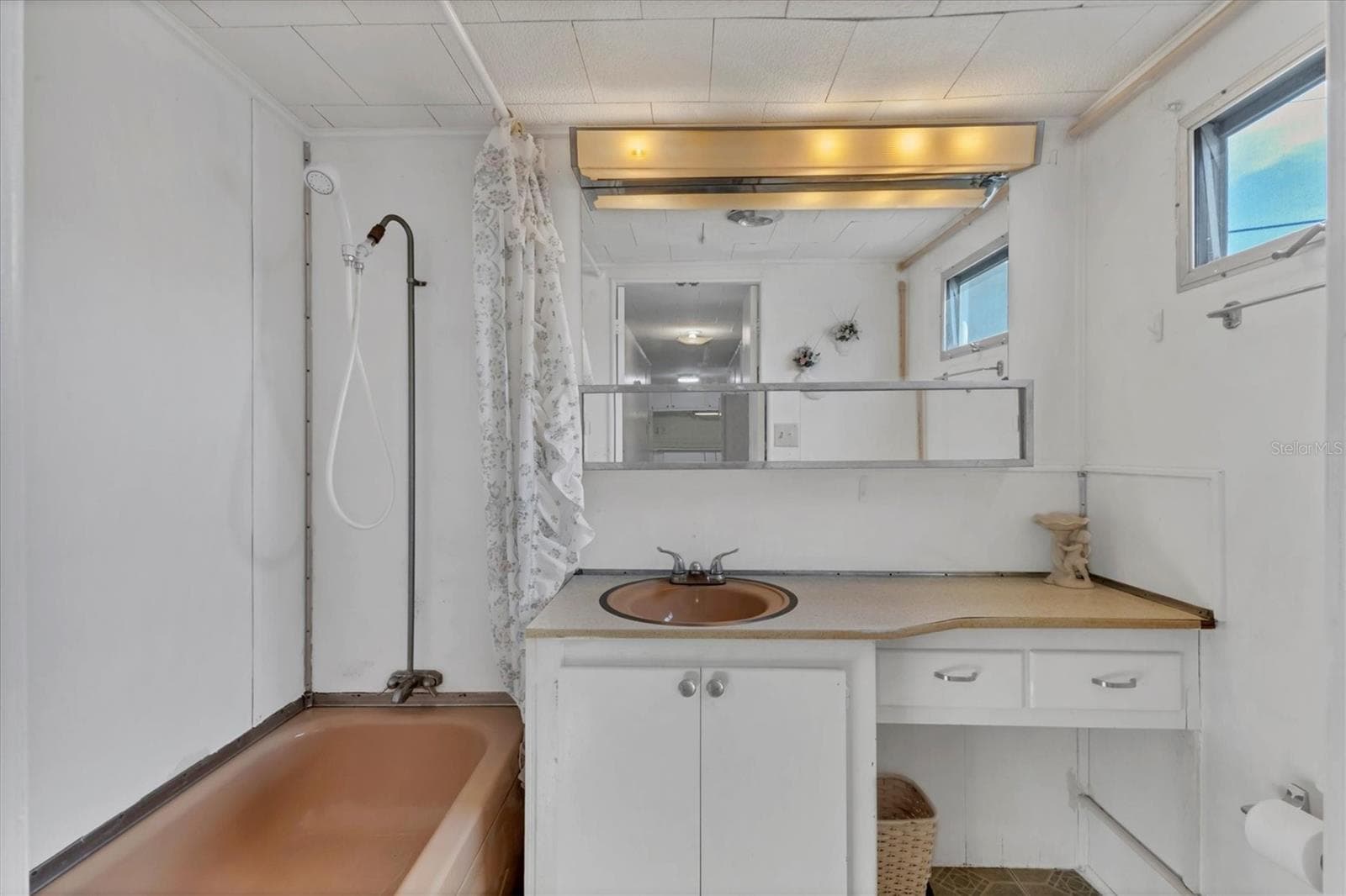 Second Bathroom - 1212 41ST AVENUE DR E, ELLENTON