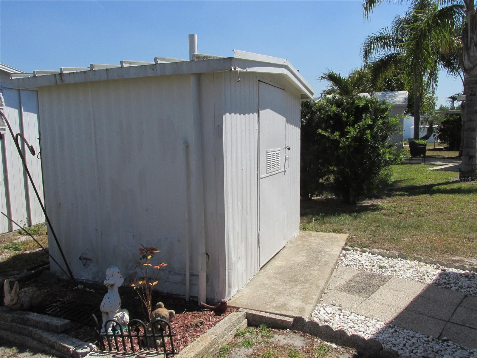 Manufactured Home at 10 RED QUILL CIR, LAKE WALES, photo 19 of 29