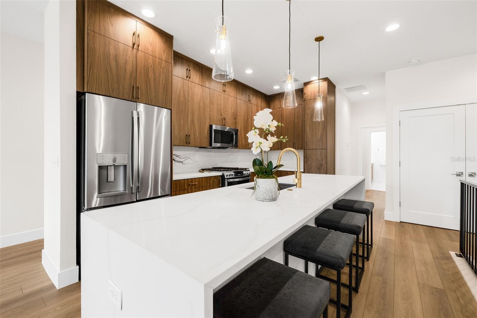 Townhouse at 8631 5TH STREET NORTH, ST PETERSBURG, photo 11 of 66