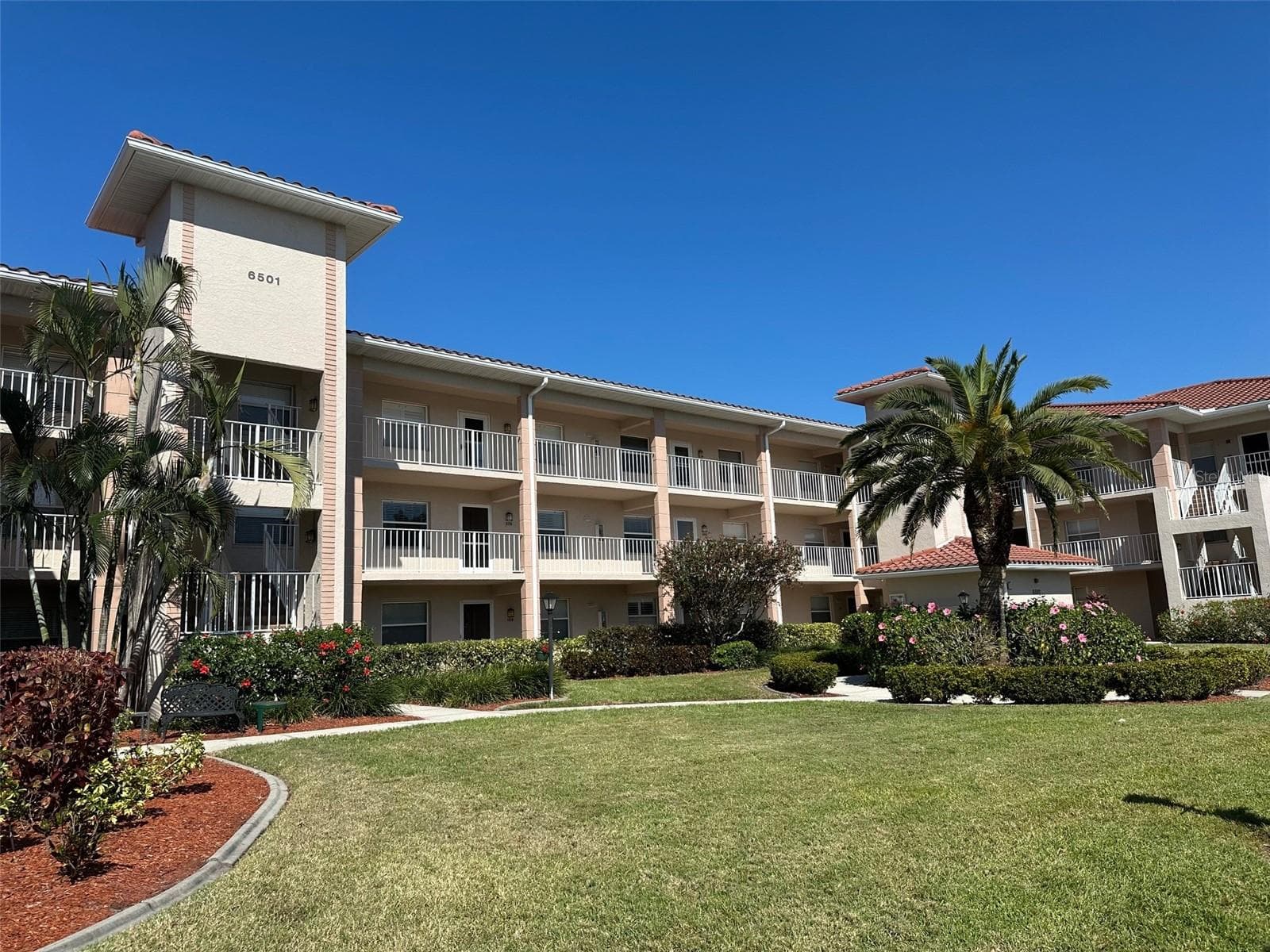6501 STONE RIVER RD #209