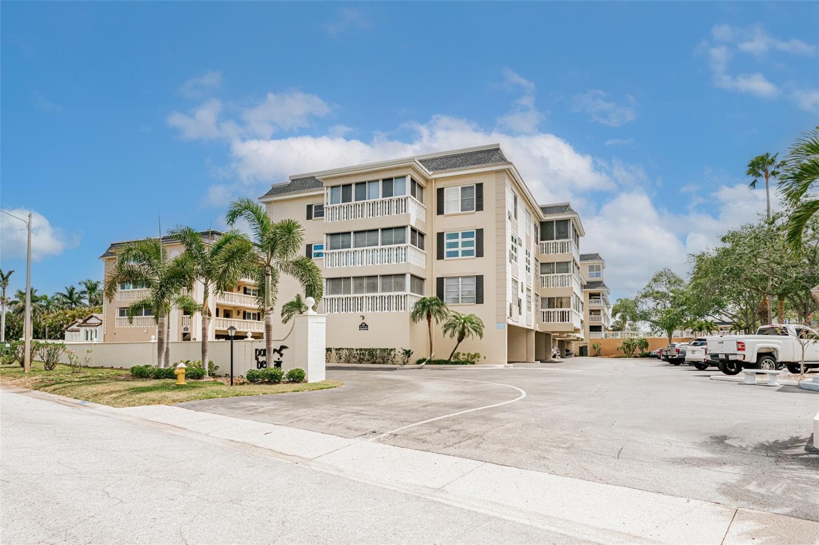Front Exterior - 147 BLUFF VIEW DR #206, BELLEAIR BLUFFS