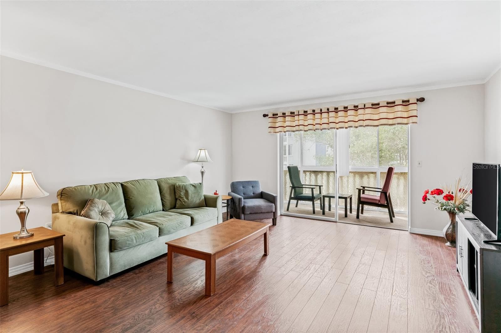 Living area - 147 BLUFF VIEW DR #206, BELLEAIR BLUFFS