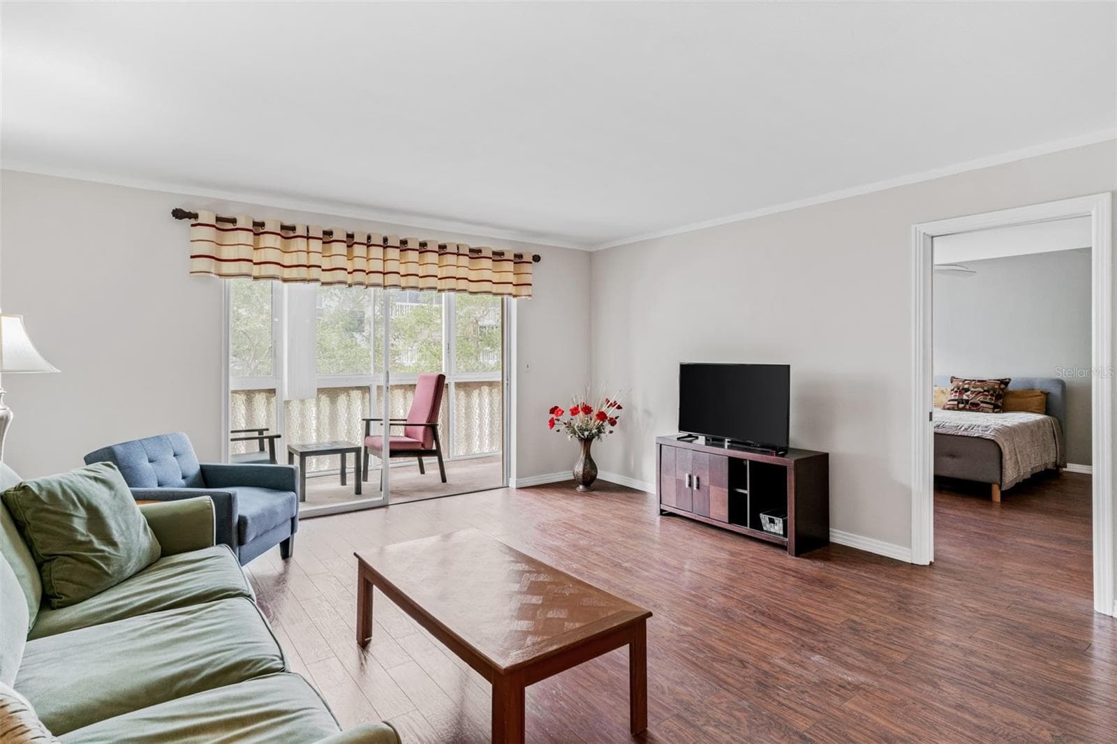 Living area - 147 BLUFF VIEW DR #206, BELLEAIR BLUFFS