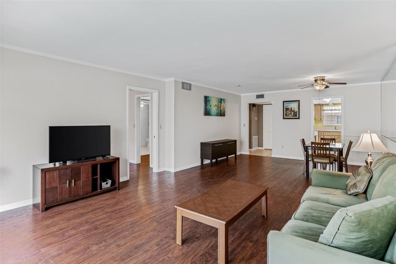 Living area - 147 BLUFF VIEW DR #206, BELLEAIR BLUFFS