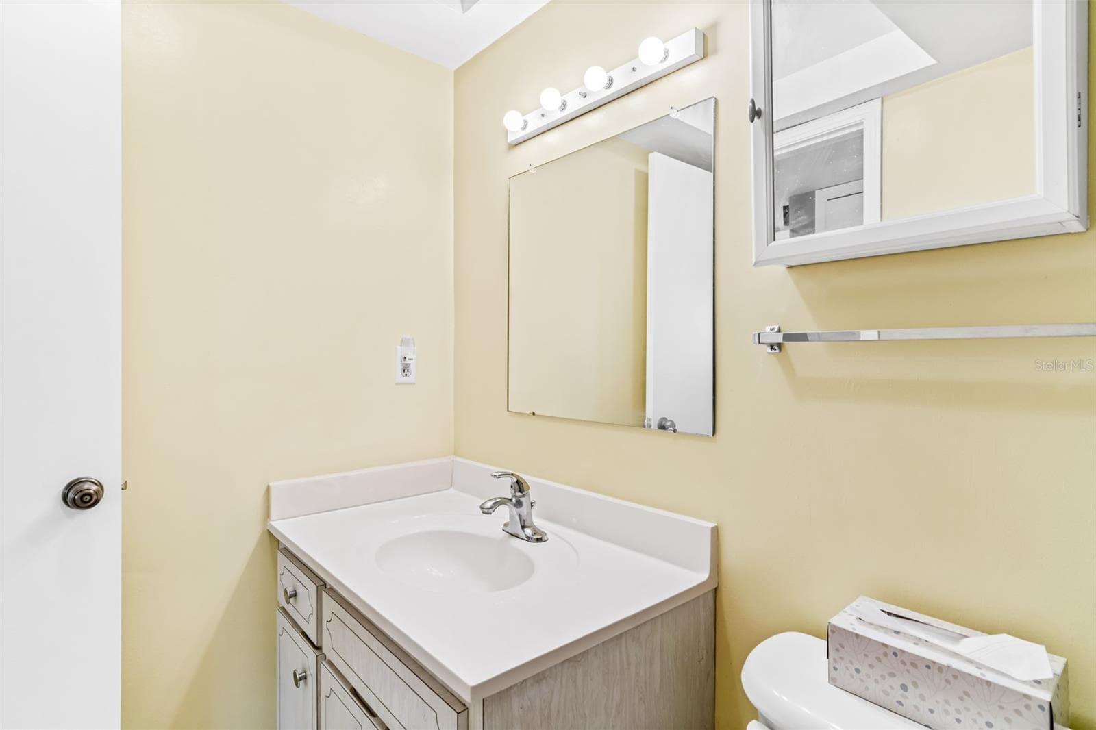 Bathroom - 147 BLUFF VIEW DR #206, BELLEAIR BLUFFS