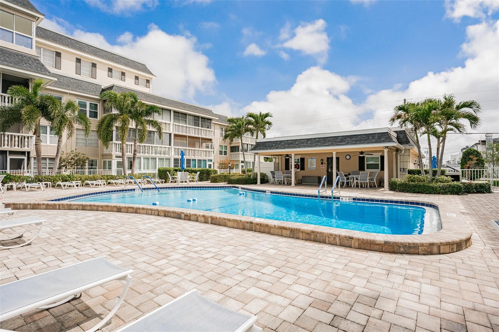 Pool area - 147 BLUFF VIEW DR #206, BELLEAIR BLUFFS