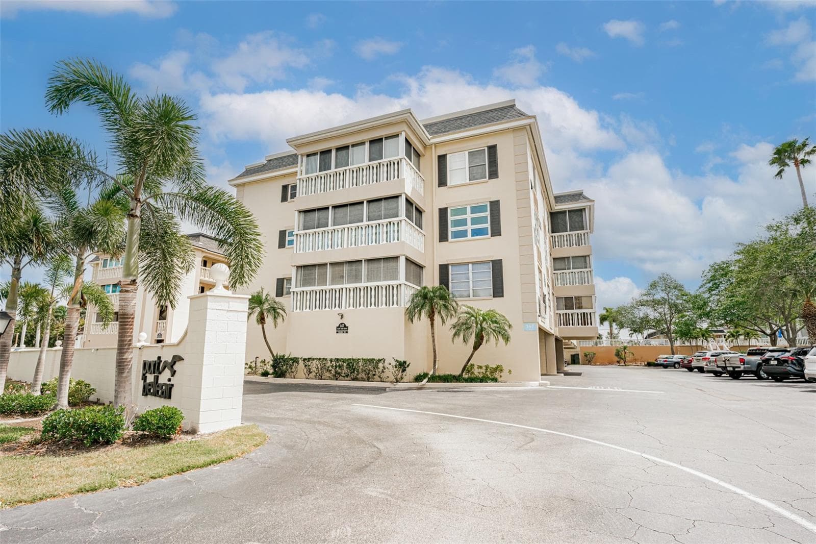 Front Exterior - 147 BLUFF VIEW DR #206, BELLEAIR BLUFFS
