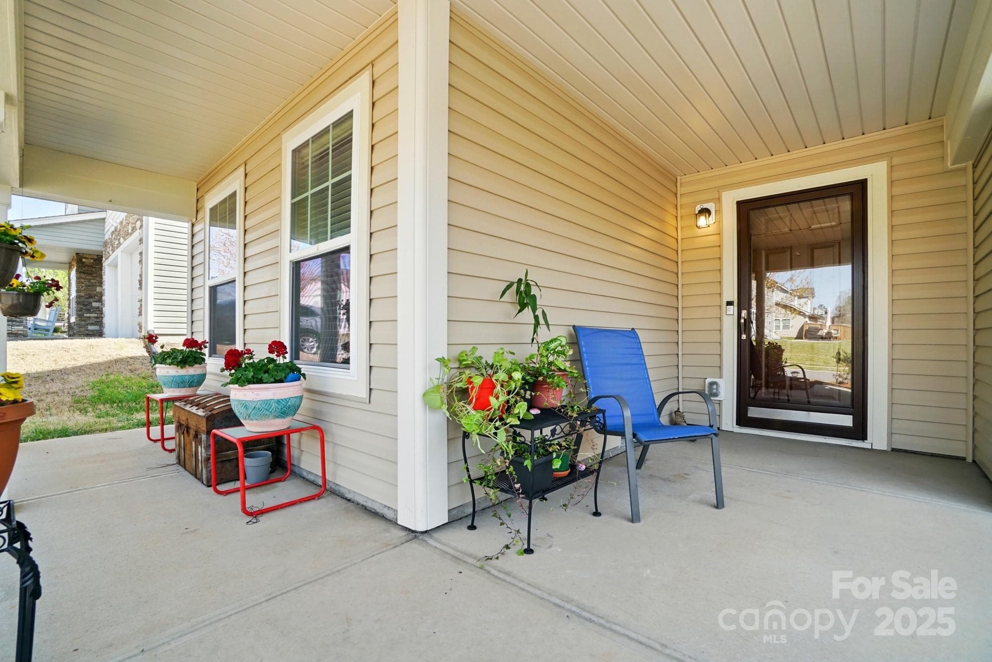 Single Family Residence at 3272 Saddlebrook Drive, Midland, photo 4 of 44