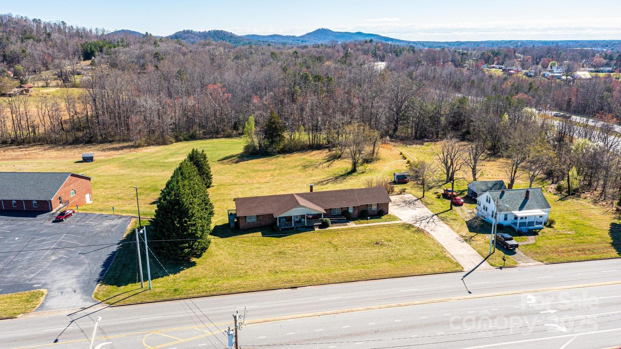 Single Family Residence at Lenoir, photo 2 of 42