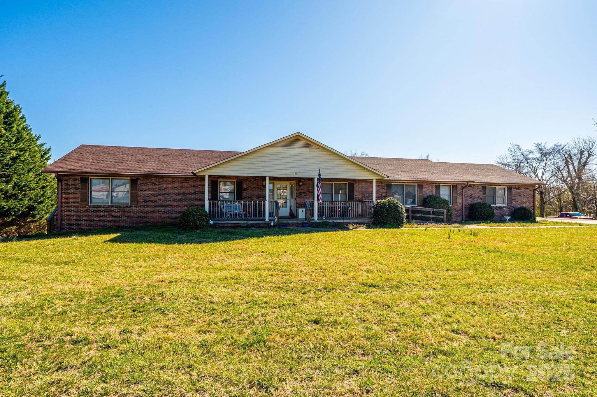 Single Family Residence at Lenoir, photo 4 of 42