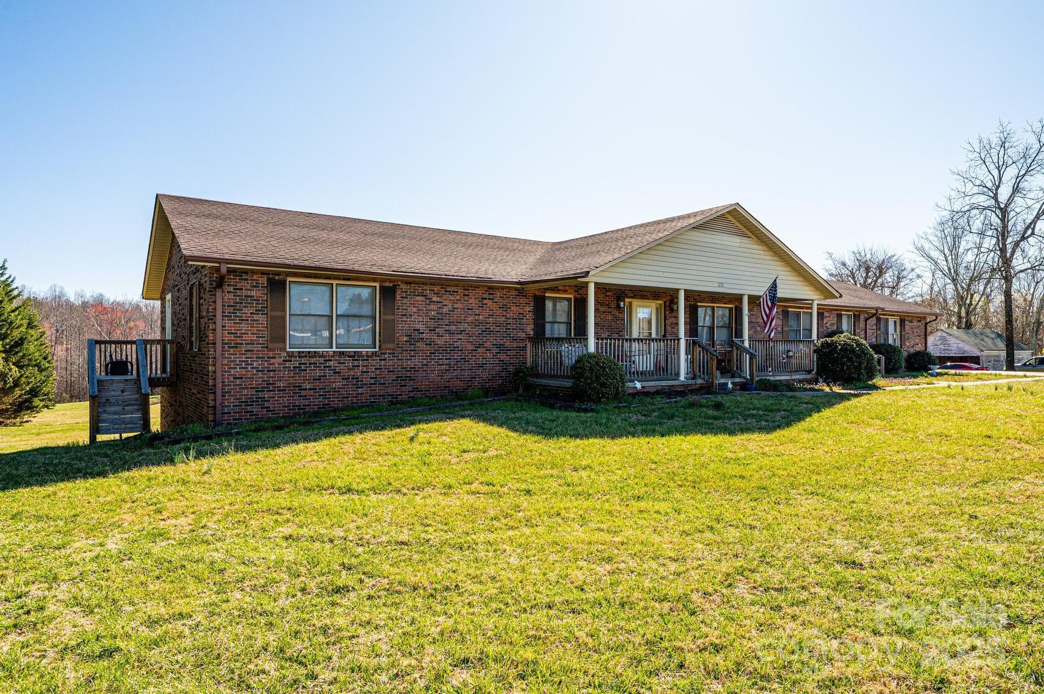 Single Family Residence at Lenoir, photo 6 of 42