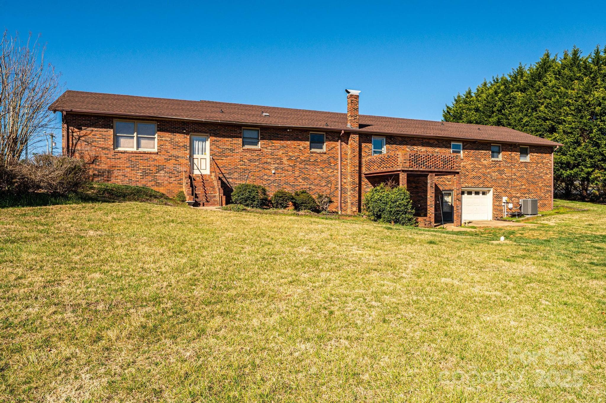 Single Family Residence at Lenoir, photo 11 of 42