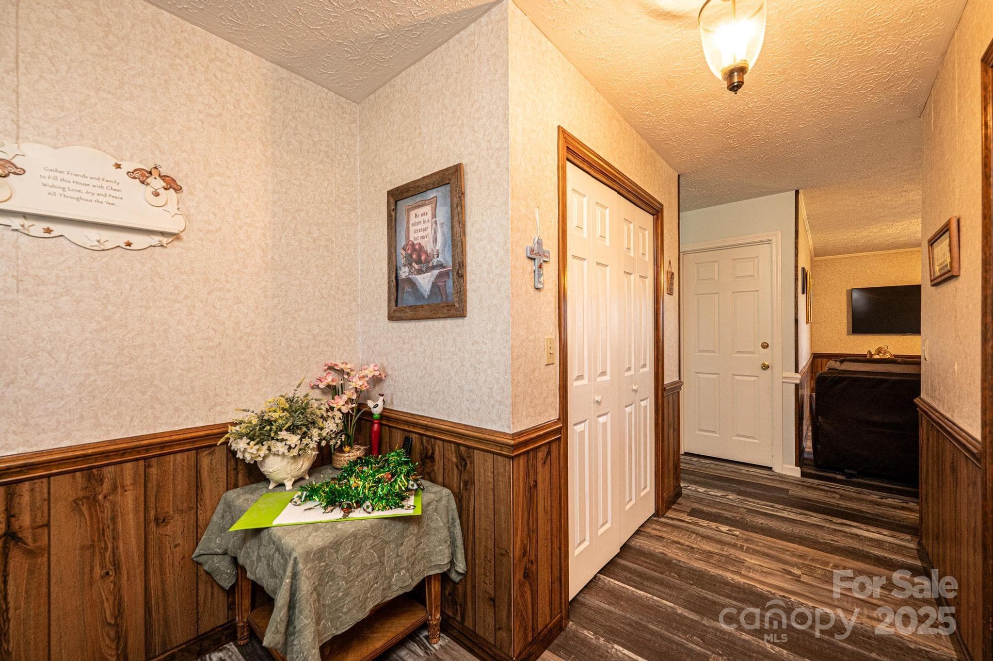 Single Family Residence at Lenoir, photo 16 of 42
