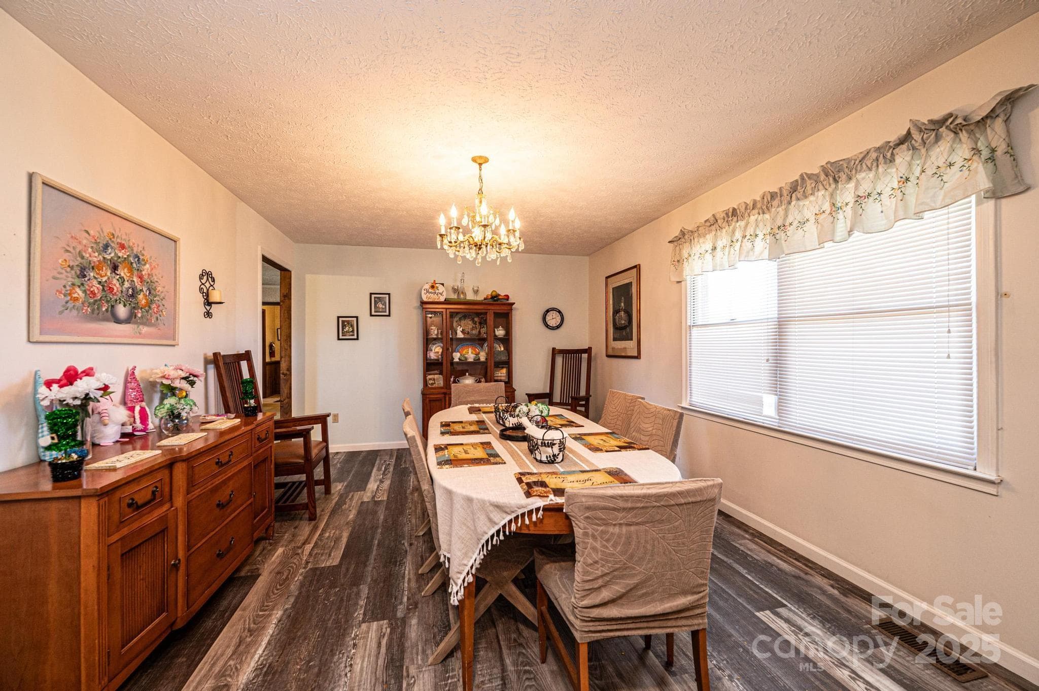 Single Family Residence at Lenoir, photo 17 of 42