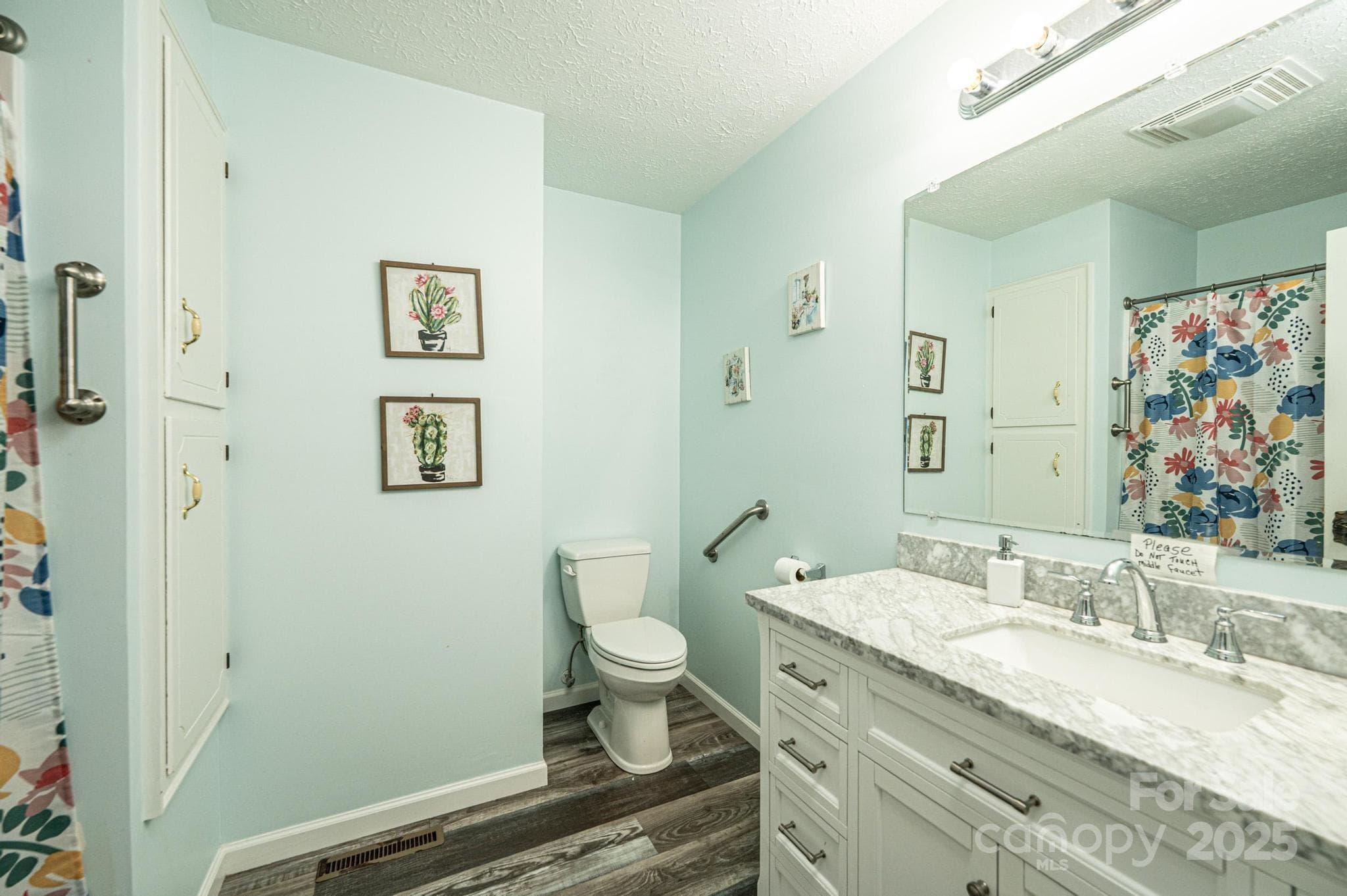 Single Family Residence at Lenoir, photo 19 of 42
