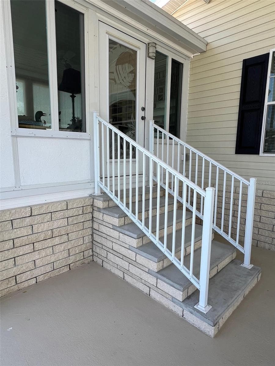 Manufactured Home at 29250 US HIGHWAY 19 N #434, CLEARWATER, photo 4 of 33