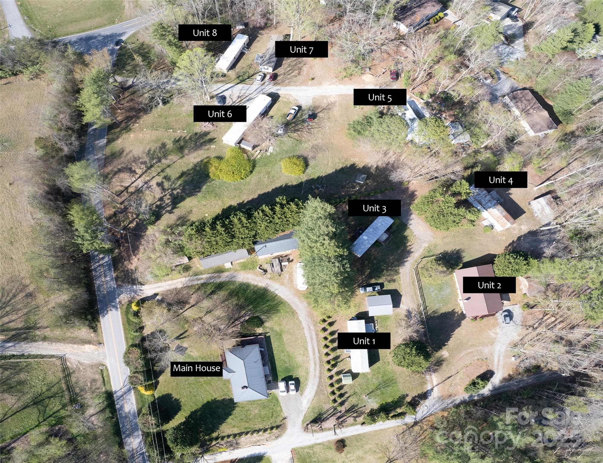 Main home with 8 different rentals - Hendersonville