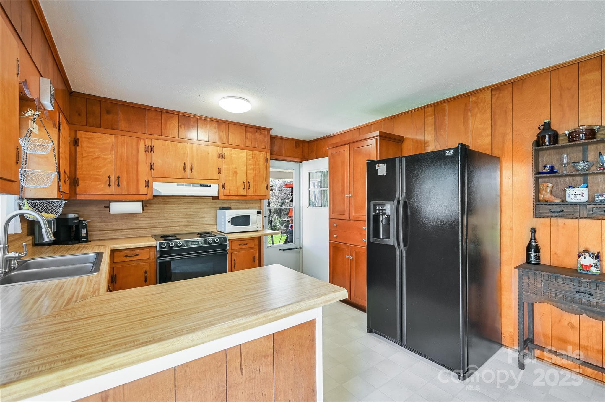 N/A at 29 Delta Drive, Hendersonville, photo 7 of 48