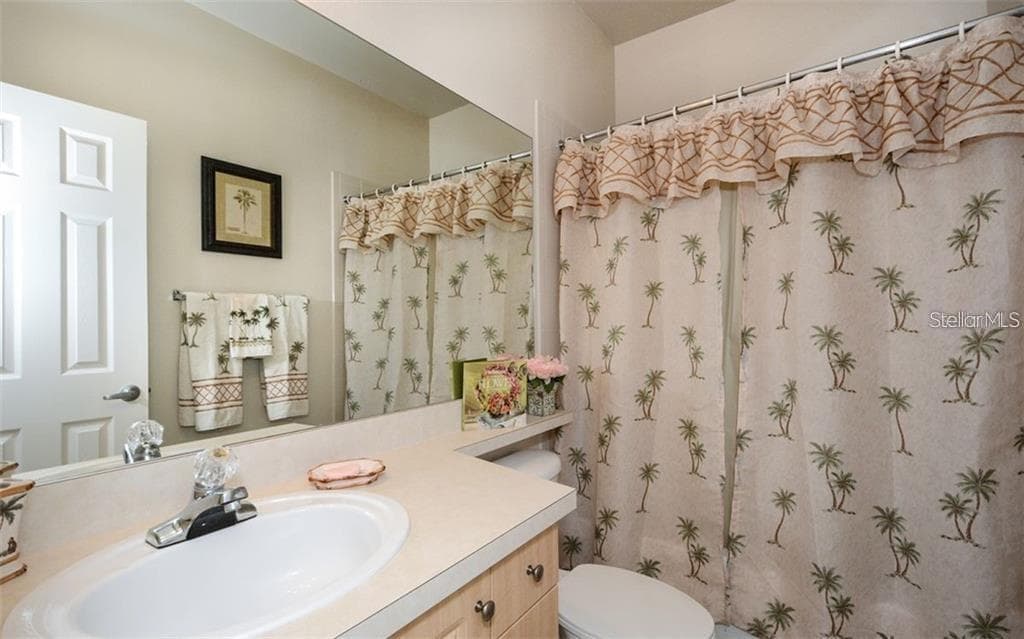 Townhouse at 7685 PLANTATION CIR #B, UNIVERSITY PARK, photo 17 of 31