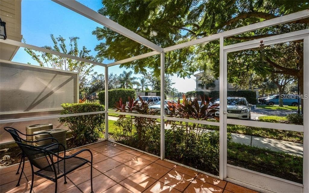 Townhouse at 7685 PLANTATION CIR #B, UNIVERSITY PARK, photo 18 of 31