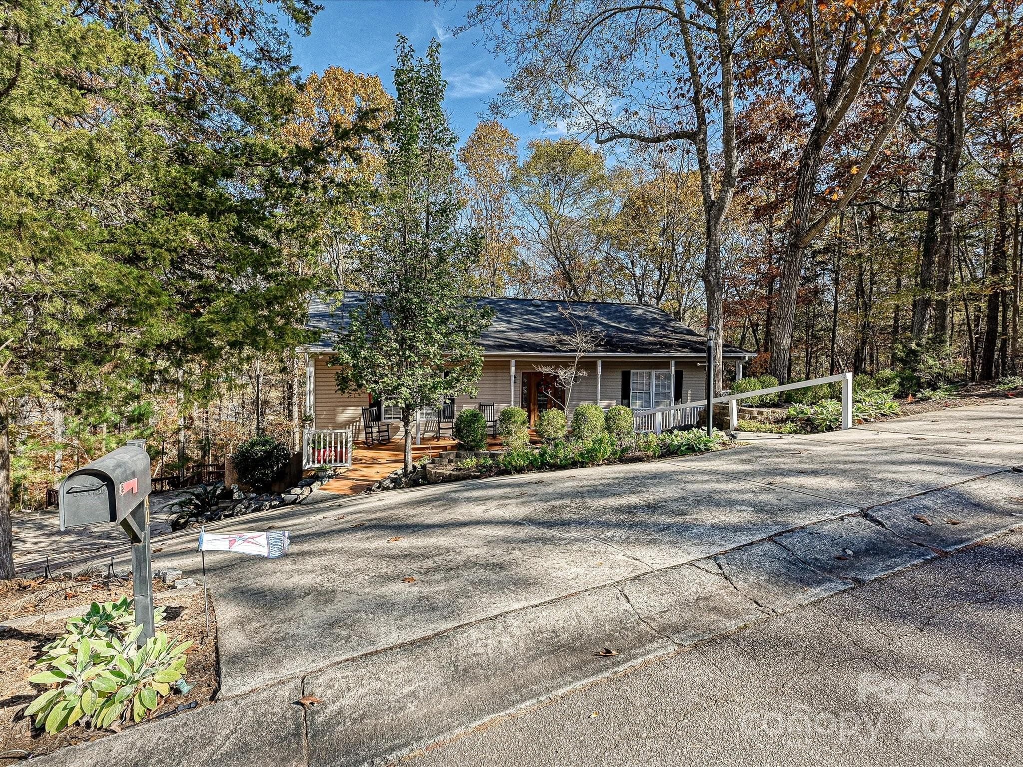 Single Family Residence at Tega Cay, photo 4 of 40