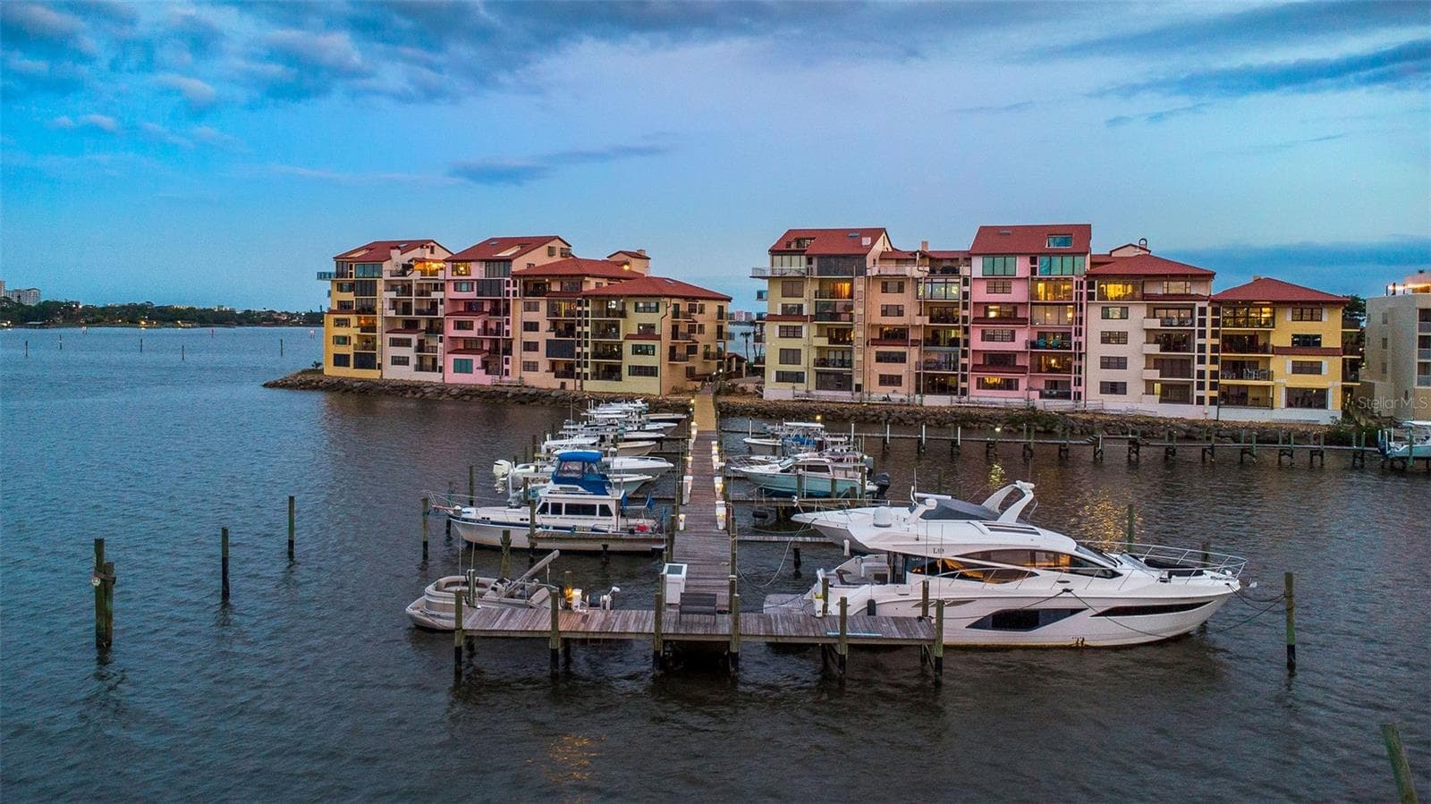 761 MARINA POINT DR #7610