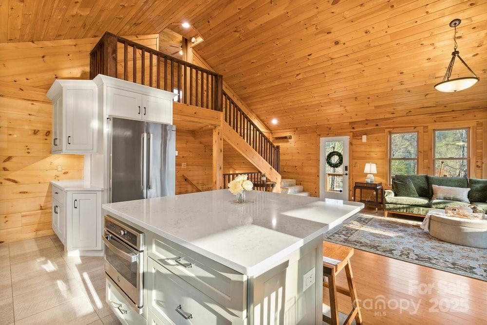 Single Family Residence at 502 CALEDONIA Loop, Landrum, photo 9 of 35