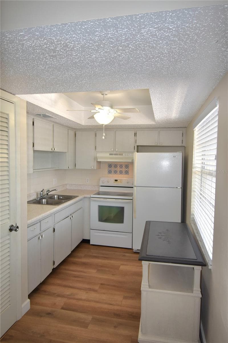 Condominium at 940 VIRGINIA ST #304, DUNEDIN, photo 7 of 24