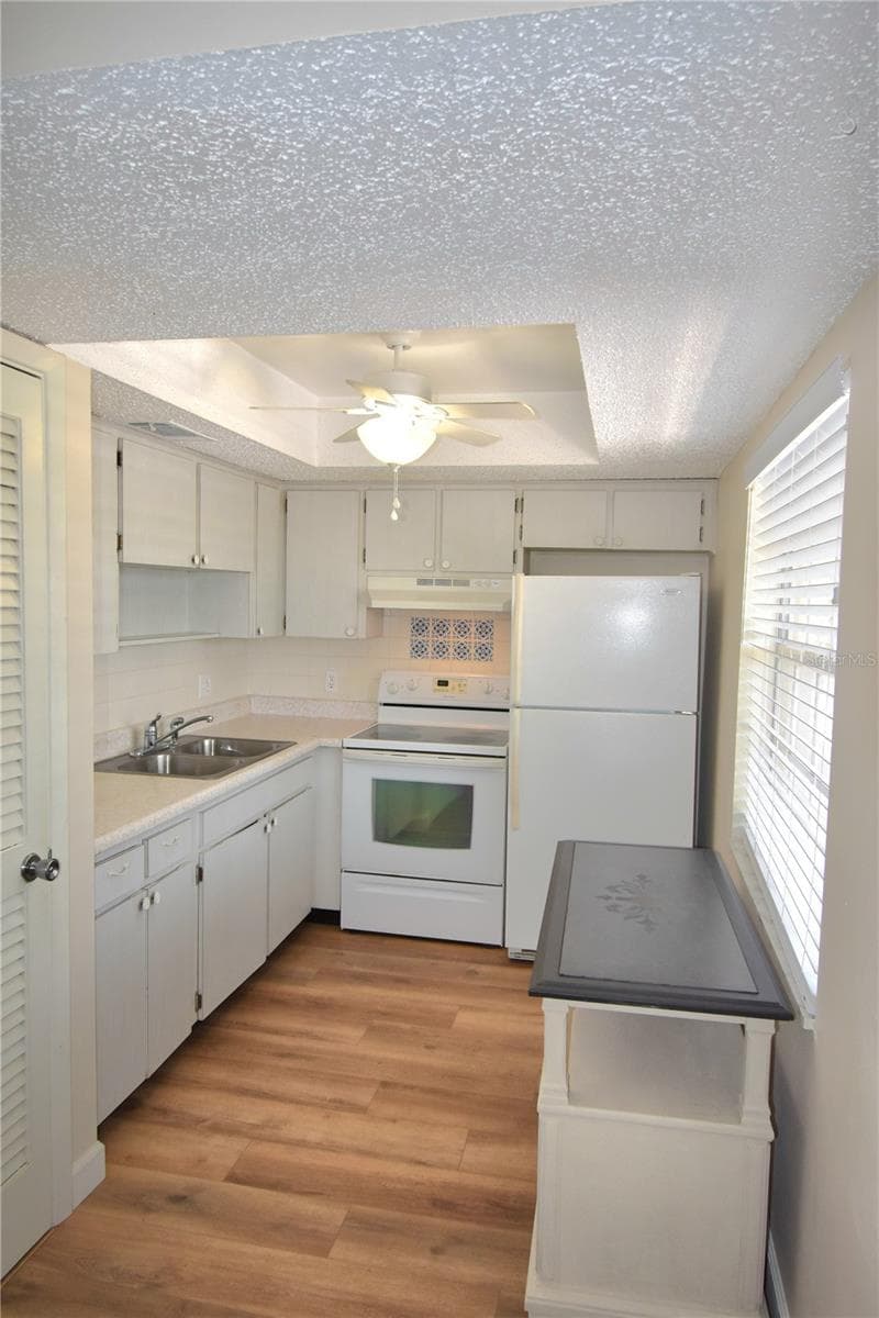 Condominium at 940 VIRGINIA ST #304, DUNEDIN, photo 8 of 24