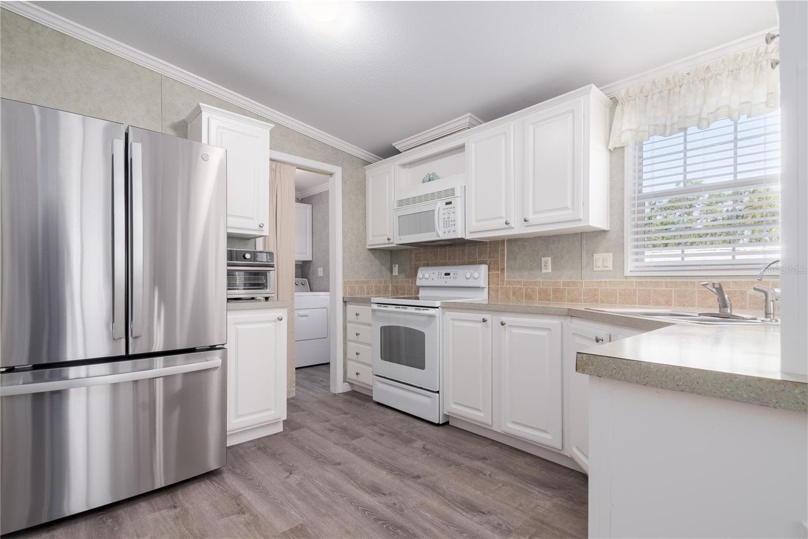 Manufactured Home at 3309 BERNADETTE DR, ELLENTON, photo 6 of 16